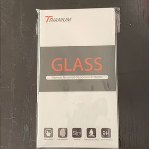 NWT iPhone Pro Max glass screen protectors (3)